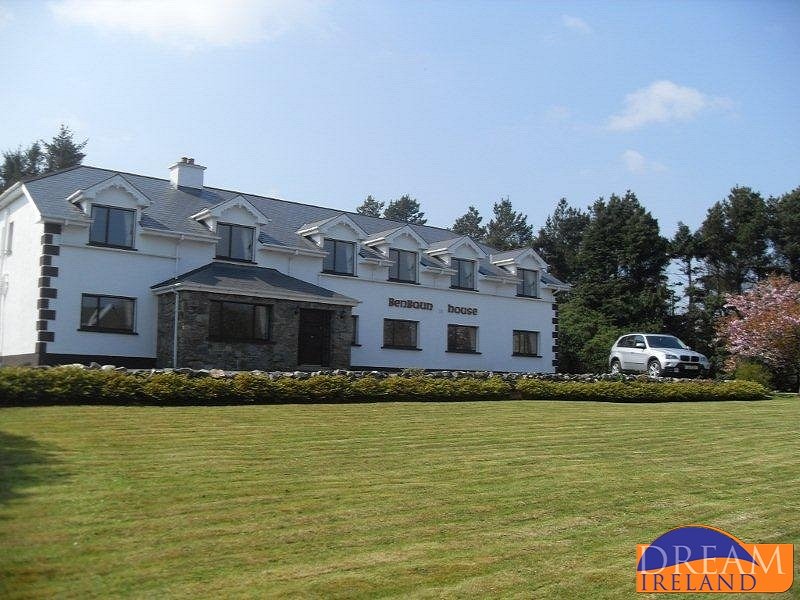 Date: 12th September 2018 @ 12:00 pm A senior counsel, he lives and works in Dublin. Ballynahinch Castle and the OFlaherty Lords of Connemara. Date: Past Events Clifden Arts Festival